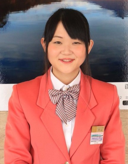 夢の瞬間 北海道新幹線 函館大沼プリンスホテルフロント担当 杉山なつみさん ２０ 客の笑顔増やしたい 函館新聞電子版