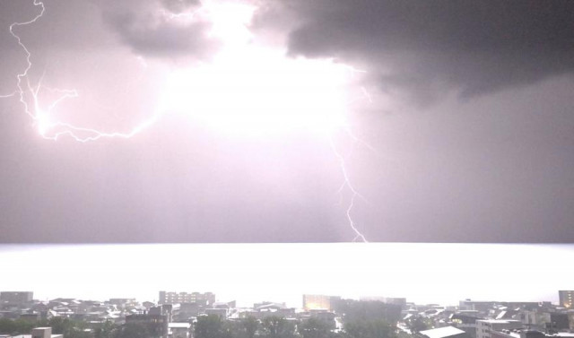 函館で１日夜雷続く 落雷など影響なし 函館新聞電子版