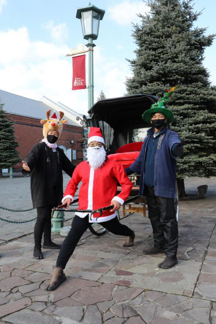 クリファン盛り上げる 人力車 えびす屋 がかぶり物 函館新聞電子版