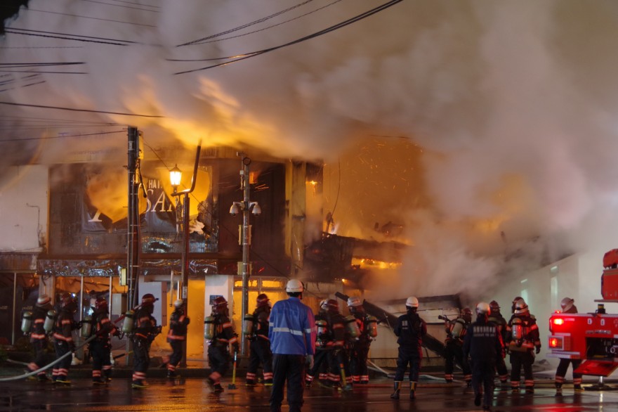 函館市本町の繁華街で火災 / 函館新聞デジタル