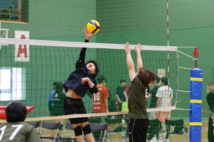 優勝目指して熱戦を繰り広げる選手