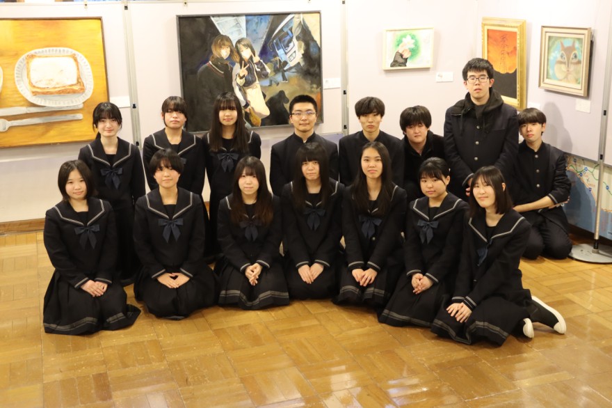 会場で来場を呼び掛ける部員たち