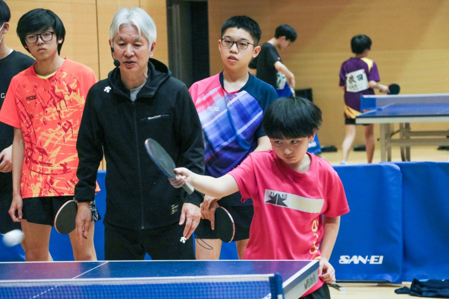 渡辺さんからアドバイスを受け実践する参加者