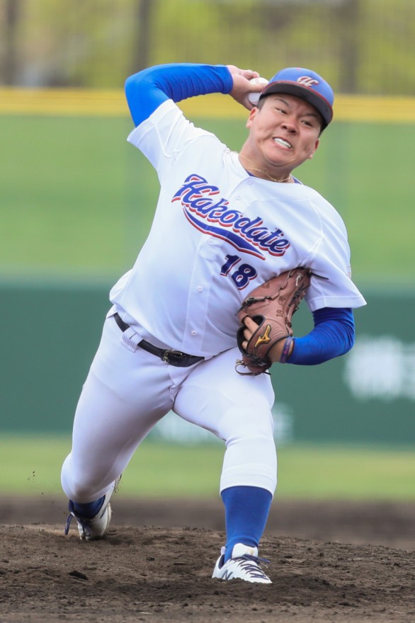 【函大―室蘭工業大】１４奪三振の力投で完封勝利した函大の石岡（３日）